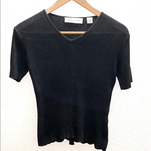 Ann Klein 100% Silk Army Green Ribbed V-Neck Top